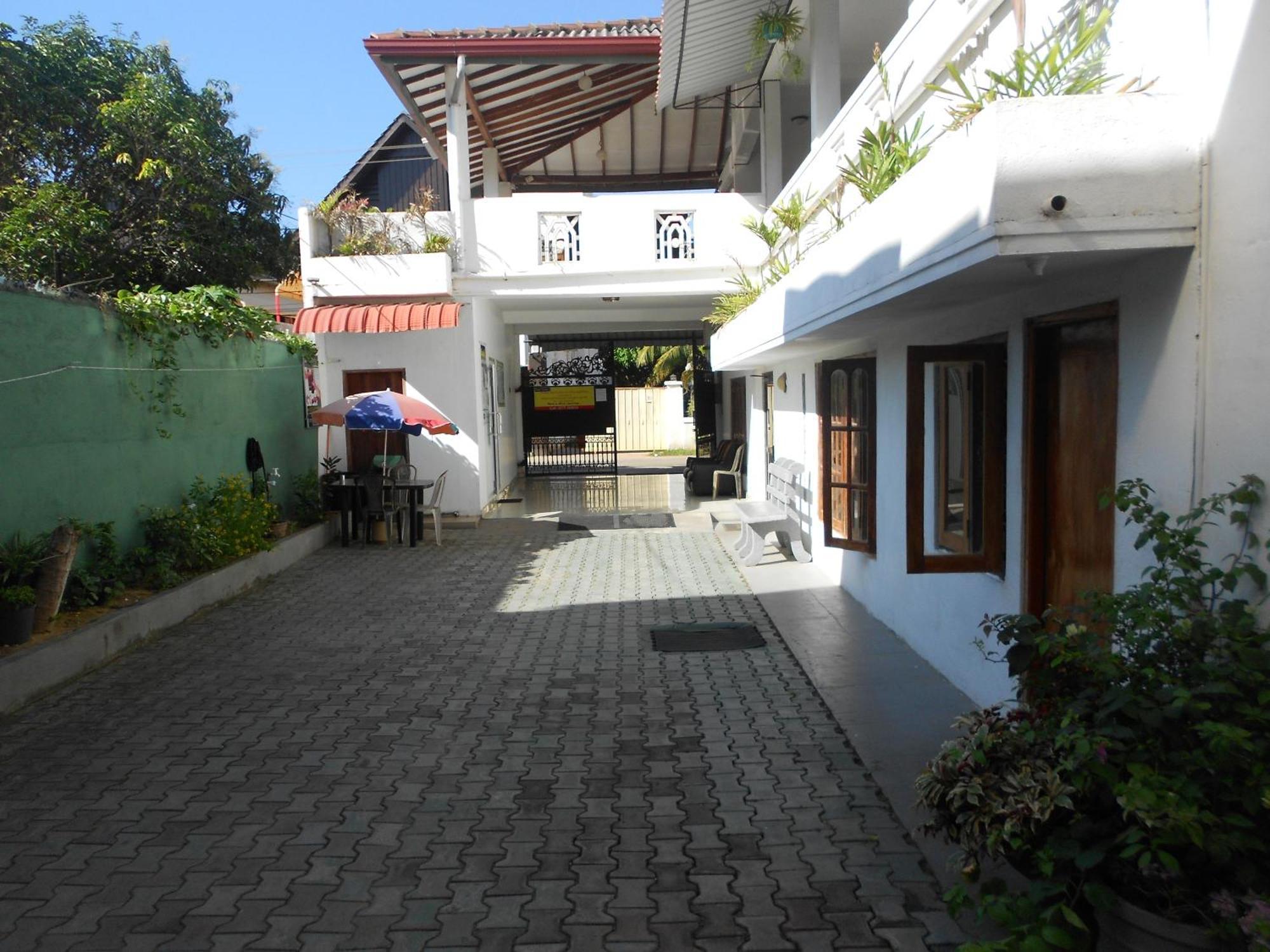 Shanith Guesthouse Negombo Exterior foto